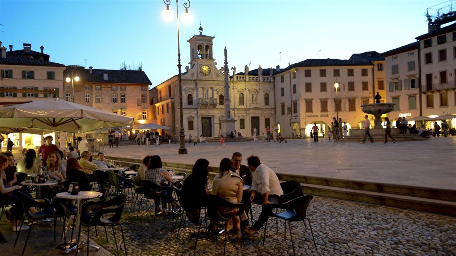 Apartamento Ampio Trilocale A Udine Centro Exterior foto